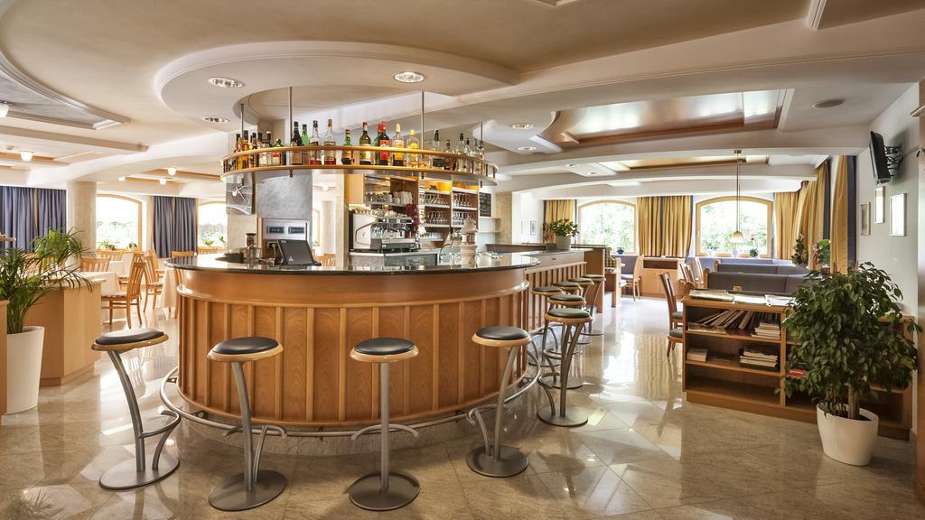 Hotel Bischofhof - Bistro Jasmin Klausen Exteriör bild